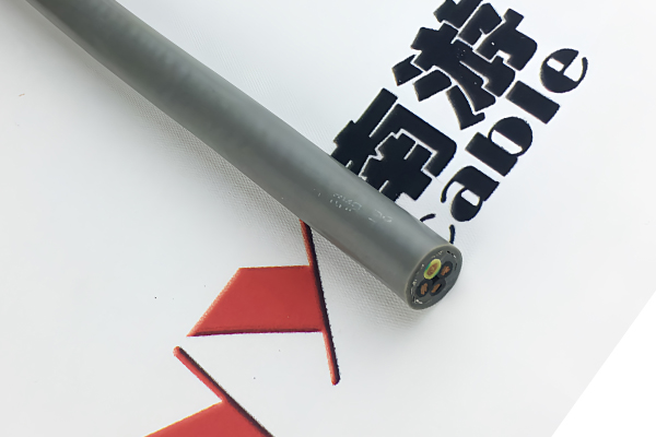 高柔性屏蔽拖链电缆：工业自动化往复运动专用解决方案