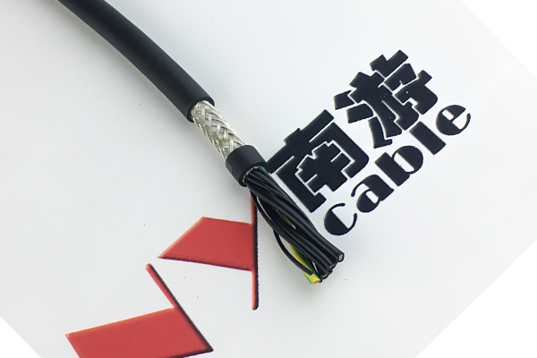 多芯拖链电缆 — 工业设备定制高柔性耐弯曲屏蔽移动供电线缆